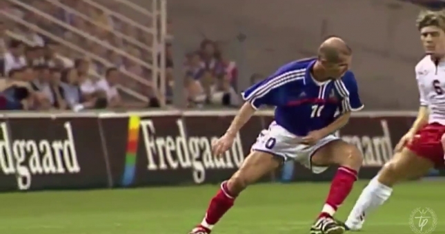 Những tuyệt kỹ đặc trưng của huyền thoại bóng đá