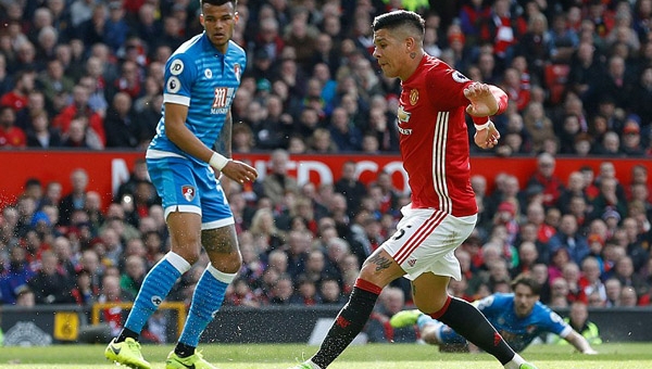 Ibra sút hỏng 11m, MU để Bournemouth chia điểm cay đắng