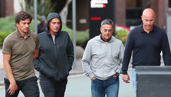 Trợ lý của HLV Mourinho ra điều kiện khủng để đến V-League