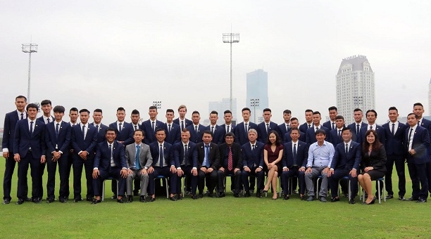 Tin HOT chiều 16/4: HLV U20 VN mang 4 cầu thủ HAGL sang Đức