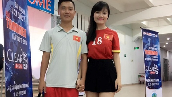 Bạn gái tiền vệ U20 Việt Nam gửi quà đặc biệt sang Hàn Quốc