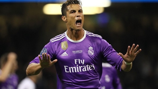 Lập cú đúp, Ronaldo đi vào lịch sử Champions League