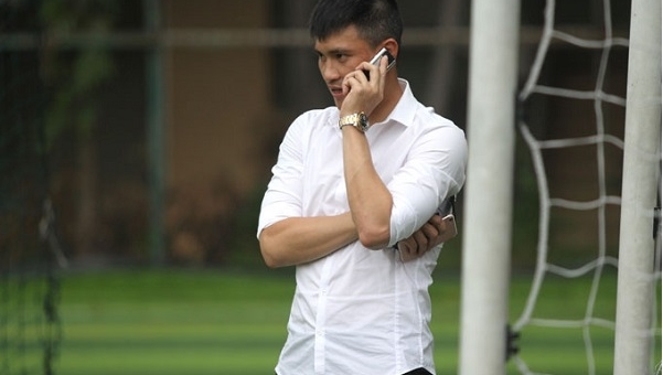 Công Vinh tiết lộ tân HLV trưởng của CLB TP.HCM