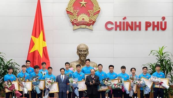 Thủ tướng trao huân chương Lao động hạng nhất cho U23 VN