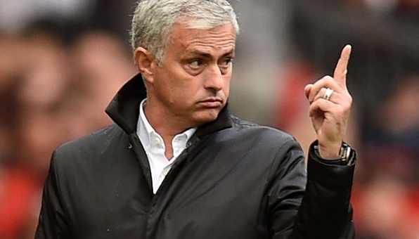 Chuyển nhượng 14/2: Mourinho tậu cặp trung vệ 120 triệu bảng