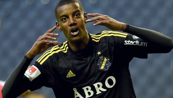 Tin bóng đá Tây Ban Nha 16/1: Real có ‘tiểu Ibra’, Simeone chẳng coi trọng QBV