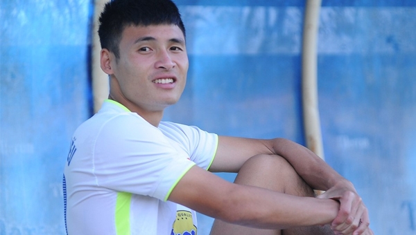 Cầu thủ thuộc biên chế HAGL bị đấm gãy sống mũi