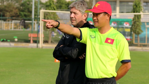 Tin bóng đá HOT trưa 13/2: Xác định đội trưởng U19 VN, SLNA muốn ‘cấm cửa’ trọng tài Kiên