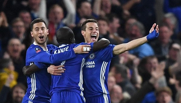 Đánh bại 10 cầu thủ M.U, Chelsea vào bán kết FA Cup