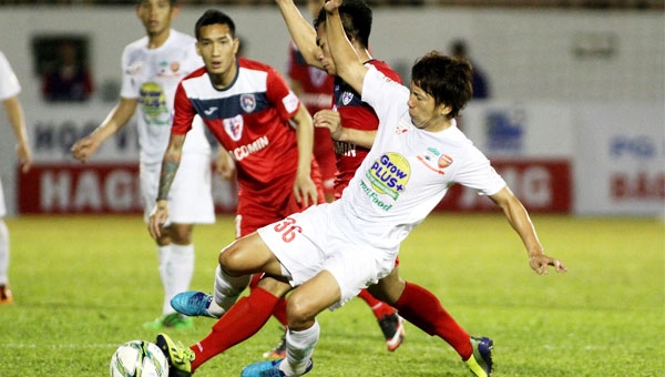 ĐHTB vòng 13 V-League: Bộ đôi tiền vệ HAGL góp mặt