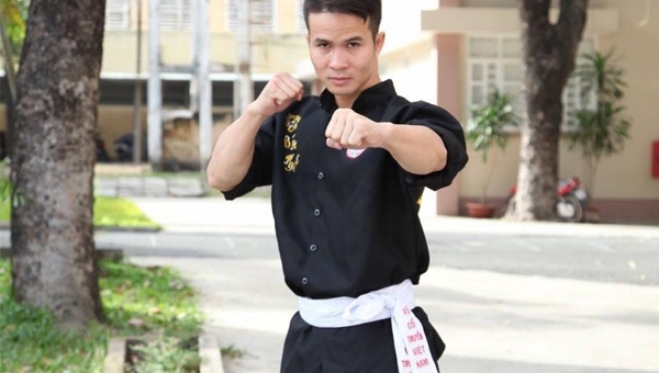 Võ sư Việt sở hữu nhiều tuyệt kỹ gửi lời thách đấu Flores