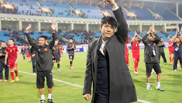 Chuyên gia Việt chỉ lý do HLV nội sợ ngồi ghế nóng ĐTVN