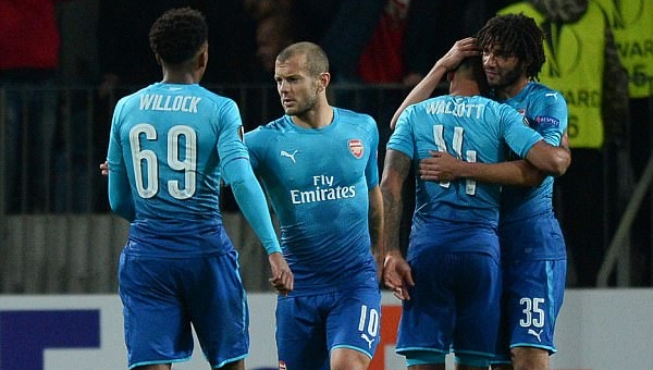 Walcott lập cú đúp, Arsenal đả bại BATE Borisov