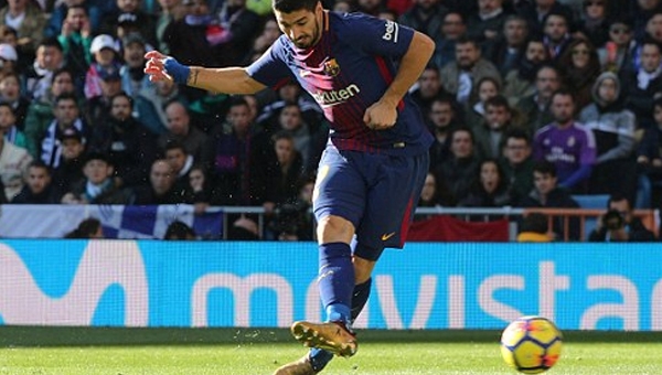Chấm điểm Real 0-3 Barca: Bất ngờ Suarez và siêu hậu vệ