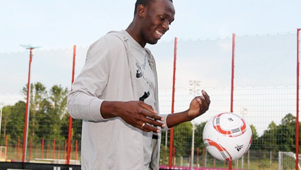 TIN SỐC: Usain Bolt thử việc tại Dortmund