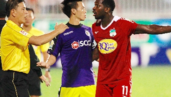 Bầu Đức phạt nội bộ Rimario bởi làm xấu hình ảnh HAGL?