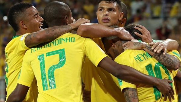 Coutinho tạo dấu ấn, Brazil giành vé vào vòng 1/8 World Cup