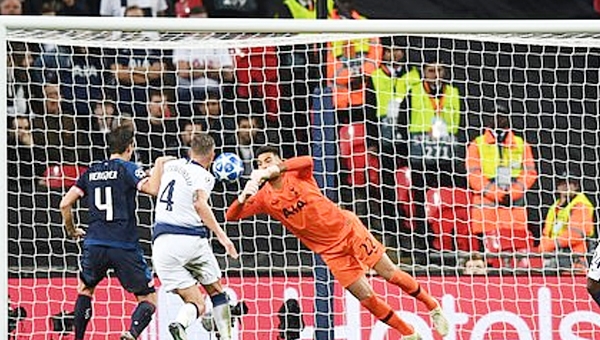 BXH Champions League: Đại diện nước Anh 'chết hụt'