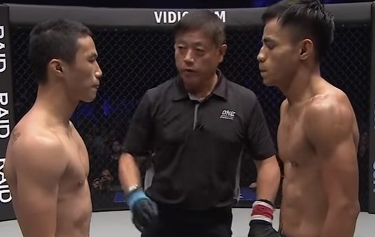 Xem lại màn so găng đẳng cấp giữa Peng Xue Wen và Stefer Rahardian