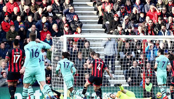 VIDEO: Bàn phản lưới như 'hack' của Bournemouth giúp Arsenal mở tỉ số