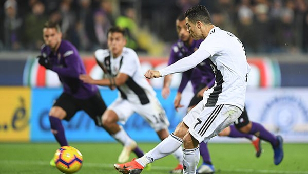 CR7 'nổ súng', Juventus thắng đậm Fiorentina