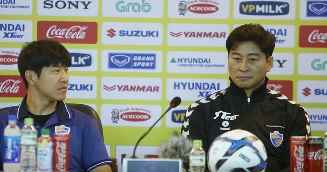 HLV Ulsan Hyundai: 'Tôi muốn chọn Quang Hải về đội của mình'