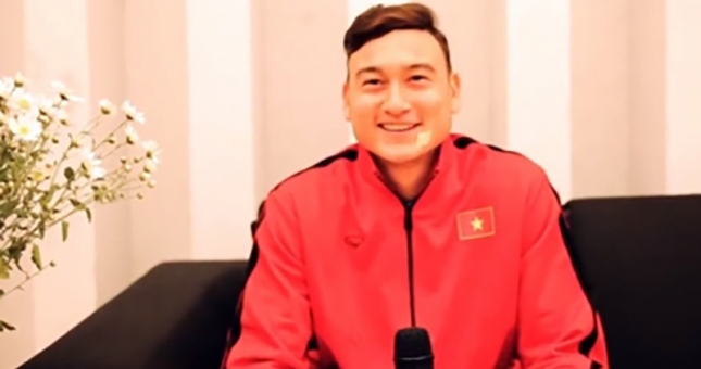 Văn Lâm: “Chúc NHM ăn Tết vui vẻ, tràn đầy sức khỏe và hạnh phúc”