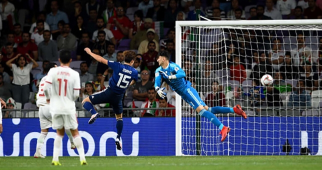 Cầu thủ Iran xấu hổ với bàn thua trước Nhật Bản