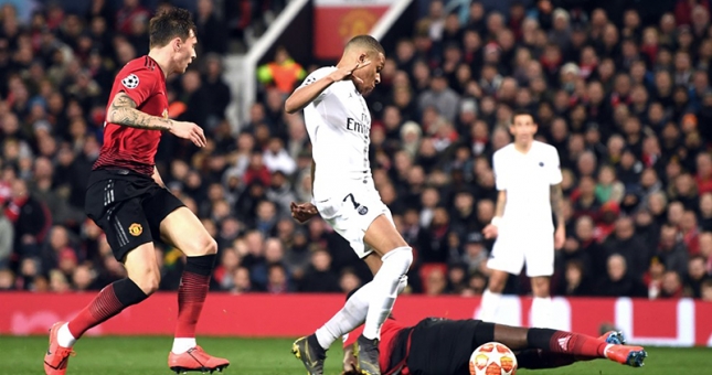 Nhận 2 đòn choáng váng, MU gục ngã trước PSG