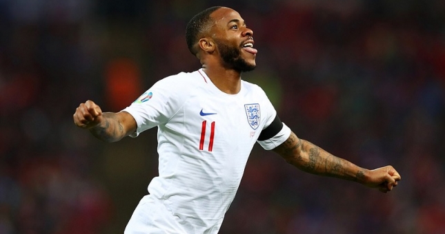 Sterling lập hat-trick, ĐT Anh đại thắng trước CH Séc