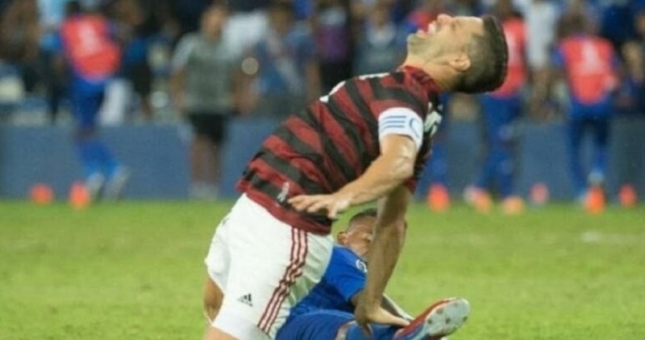 Cựu sao Juventus gặp chấn thương ghê rợn