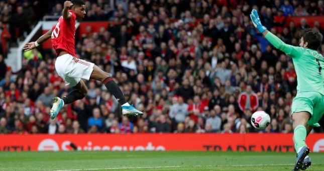 Vì sao trọng tài công nhận bàn thắng của Rashford?