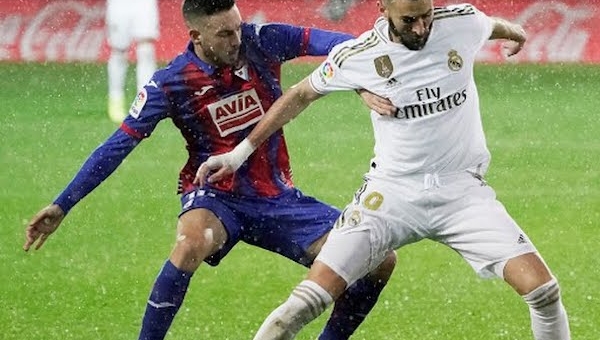 Real thắng hủy diệt, chạy đà cho Siêu kinh điển