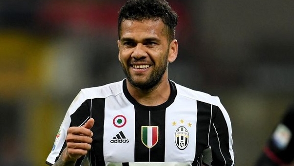 Dani Alves 'tố' Real từng được trọng tài hậu thuẫn