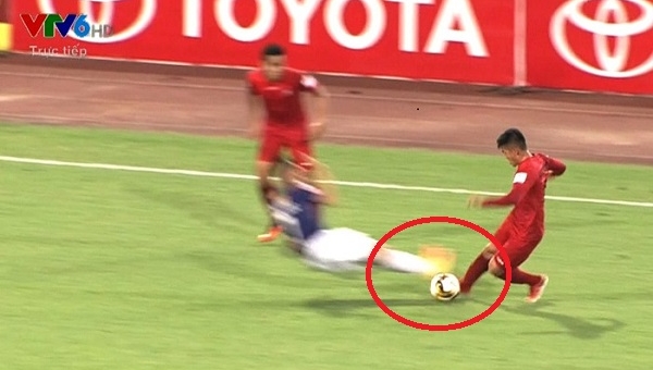 Sầm Ngọc Đức tái hiện kungfu 'đốn củi' của Quế Ngọc Hải