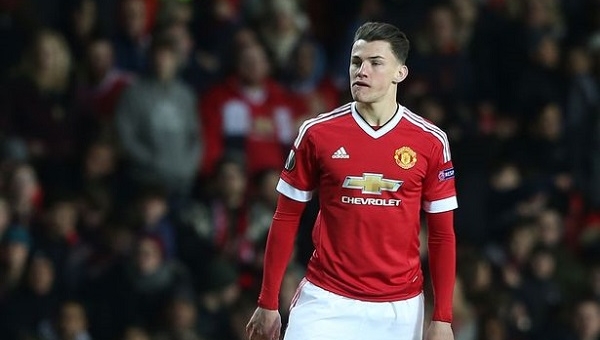 Mourinho bất ngờ để một trung vệ rời khỏi MU