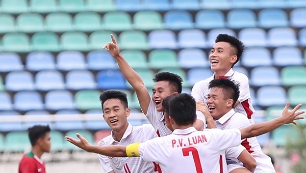 BXH bảng B U18 ĐNÁ: Đả bại Indo, Việt Nam độc chiếm ngôi đầu