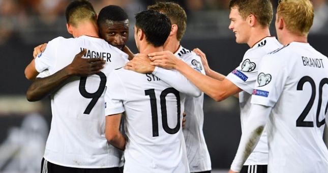 Kết quả vòng loại WC: Đá đội hình B, Đức vẫn thắng đậm Azerbaijan