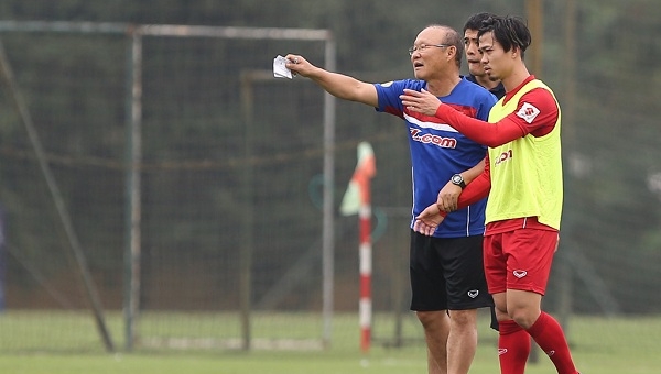 HLV Park Hang Seo loại bất cứ ai mắc 'bệnh ngôi sao'