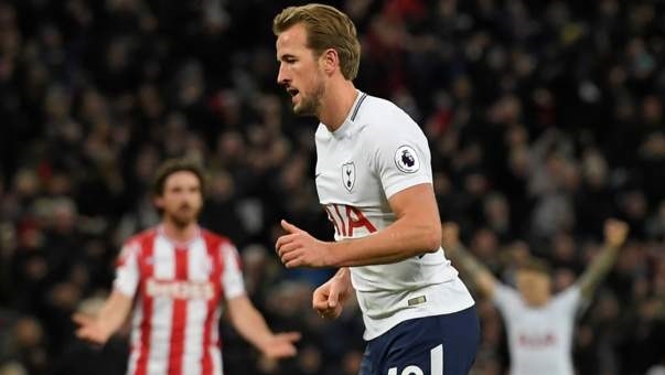 Kết quả bóng đá 10/12: Kền kền và Gà trống thắng cực đậm