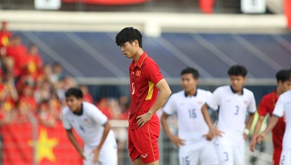 'Hãy để Công Phượng đá đúng vị trí như Ronaldo, Messi'