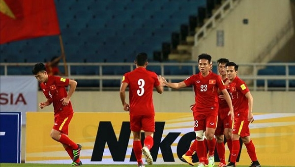 Người Thái nói gì khi ĐT Việt Nam đứng đầu ĐNÁ trên BXH FIFA?