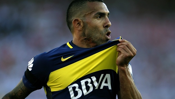 Carlos Tevez thực hiện 'cú lừa đảo' kinh điển tại Trung Quốc