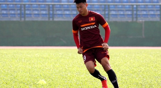 Tân binh ĐT Việt Nam: 'Nhạc nào tôi cũng nhảy được'