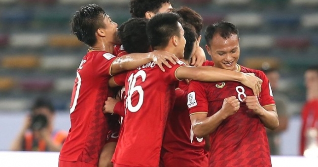 Kết quả bóng đá hôm nay: Việt Nam lọt vào vòng 1/8