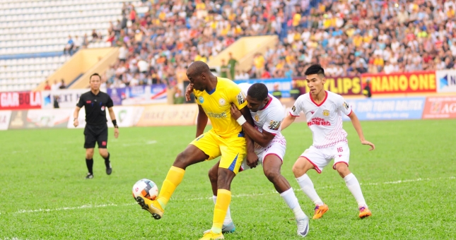 Đánh bại Nam Định, Khánh Hòa giành chiến thắng đầu tay