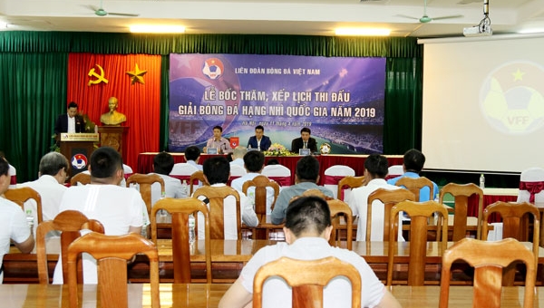 Giải hạng Nhì Quốc gia 2019 có bao nhiêu đội, khi nào khởi tranh?