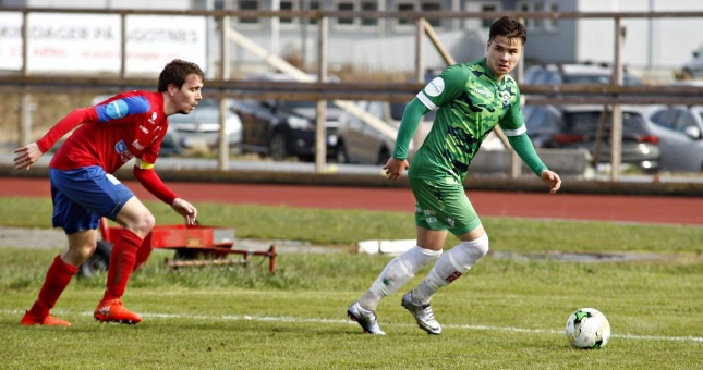 VIDEO: Alexander Dang thể hiện khả năng ghi bàn cực khủng