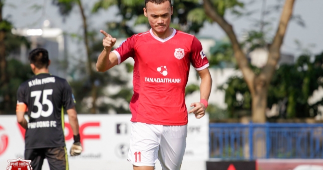 Chân sút tốt nhất VN toả sáng, Phố Hiến đại thắng Bình Định