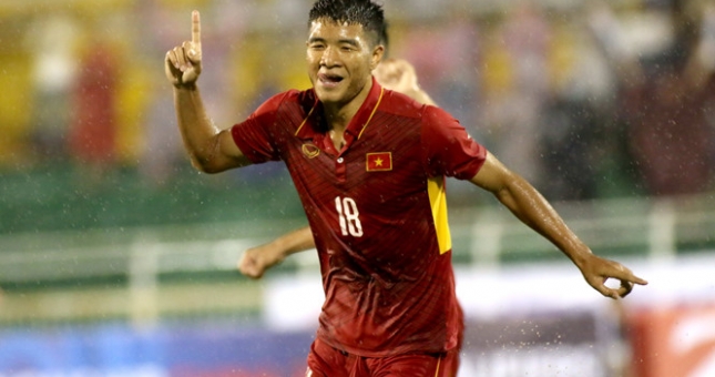 Hà Đức Chinh tỏa sáng trước khi lên hội quân cùng ĐT Việt Nam